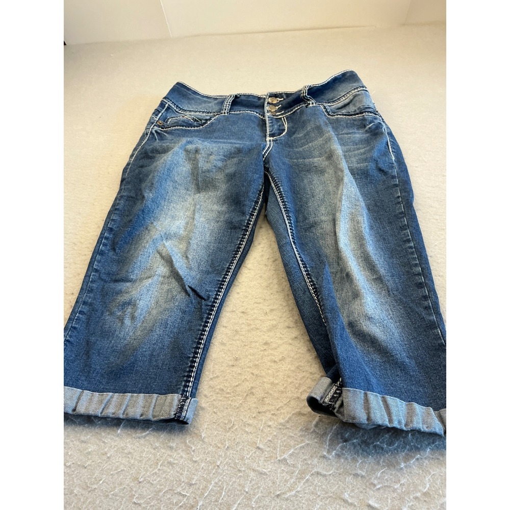 Royalty for Me Y2K Capri Jeans Thick Stitch Embroidered Pocket Size 8 Med Blue